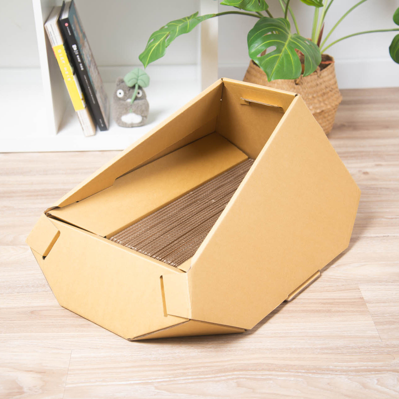 Diamond Cat Nest Scratcher Gomaki