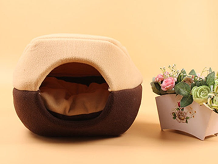 Cozy Cupcake Pet House Gomaki Shop