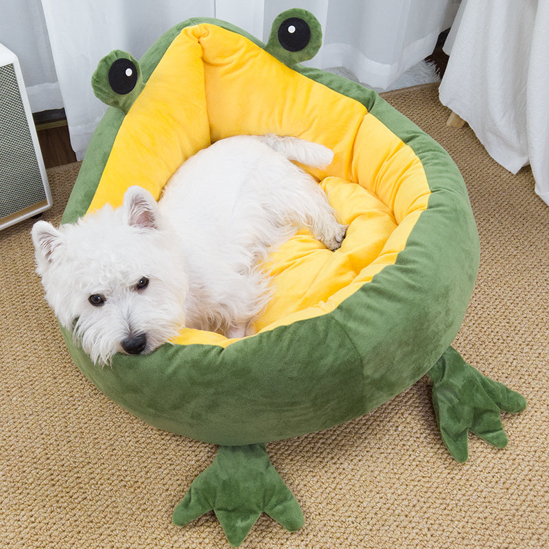 Frog Shaped Plush Pet Bed Gomaki