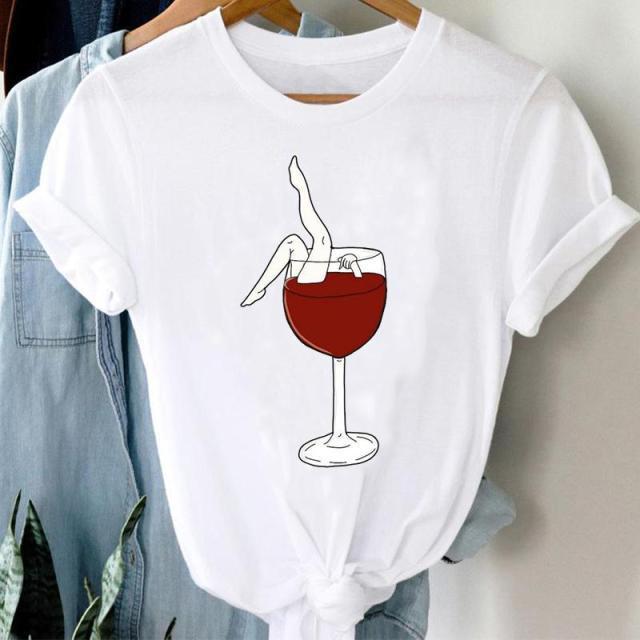 Minimalist Wine Glass Line Art T Shirt Gomaki