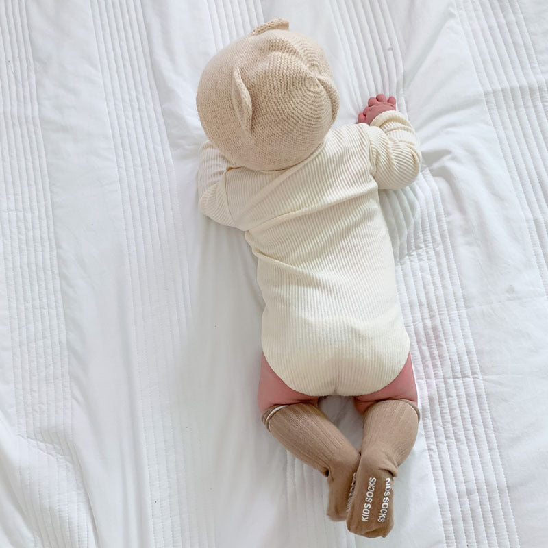 Baby Ribbed Cotton Romper with Bear Patch Gomaki